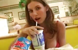 XXX नग्न पतला हिंदी सेक्सी फिल्म हिंदी में में एक उदास कमरे