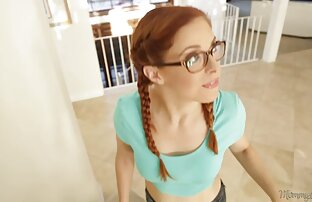 XXX सॉना में लड़की लिप्त तेल हिंदी फिल्म सेक्सी में