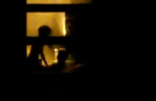XXX नग्न काले बाल वाली चमकती के साथ एक खिड़की हिंदी में सेक्सी फिल्म हिंदी में सेक्सी