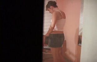 XXX बूढ़ी औरत खुद को सभी महिमा में मूवी सेक्सी फिल्म वीडियो में दिखाया