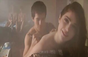 XXX Blonda के साथ ब्लू सेक्सी हिंदी में सेक्सी नंगे स्तनों पर के चट्टानों