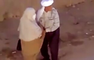 XXX सुंदर पैर के साथ जाँघिया के बिना सुनहरे बालों वाली सेक्सी पिक्चर ब्लू फिल्म वीडियो में