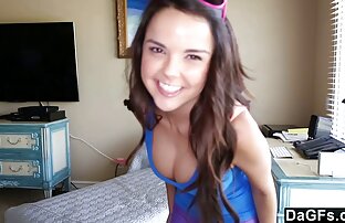 XXX सुनहरे बालों वाली एक टैटू के हिंदी सेक्सी मूवी वीडियो में साथ जघन और पेट