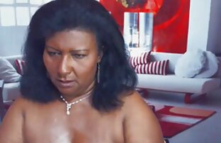 XXX सुंदर लड़की में सेक्सी हिंदी में पिक्चर उसके कमरे